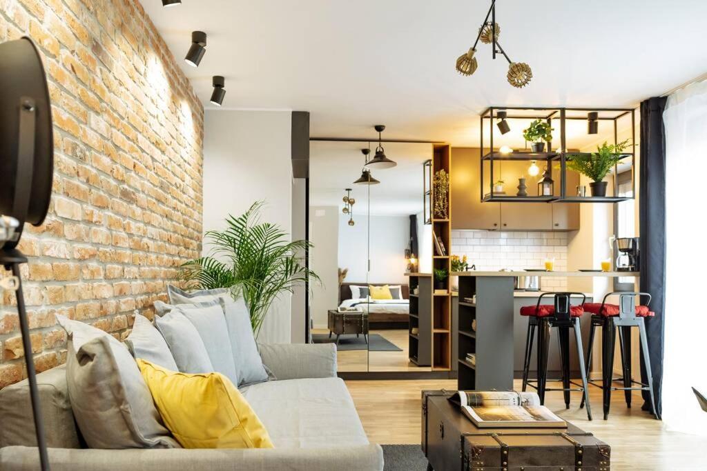 Amazing City View - Terrace+Netflix - City Center บูคาเรสต์ ภายนอก รูปภาพ