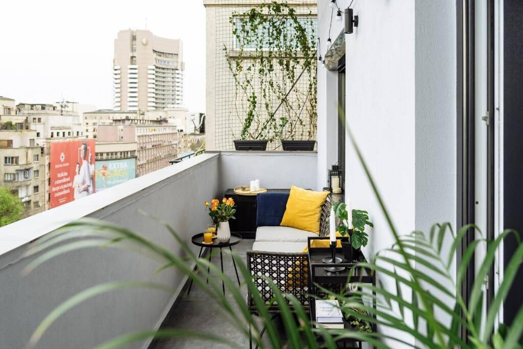 Amazing City View - Terrace+Netflix - City Center บูคาเรสต์ ภายนอก รูปภาพ