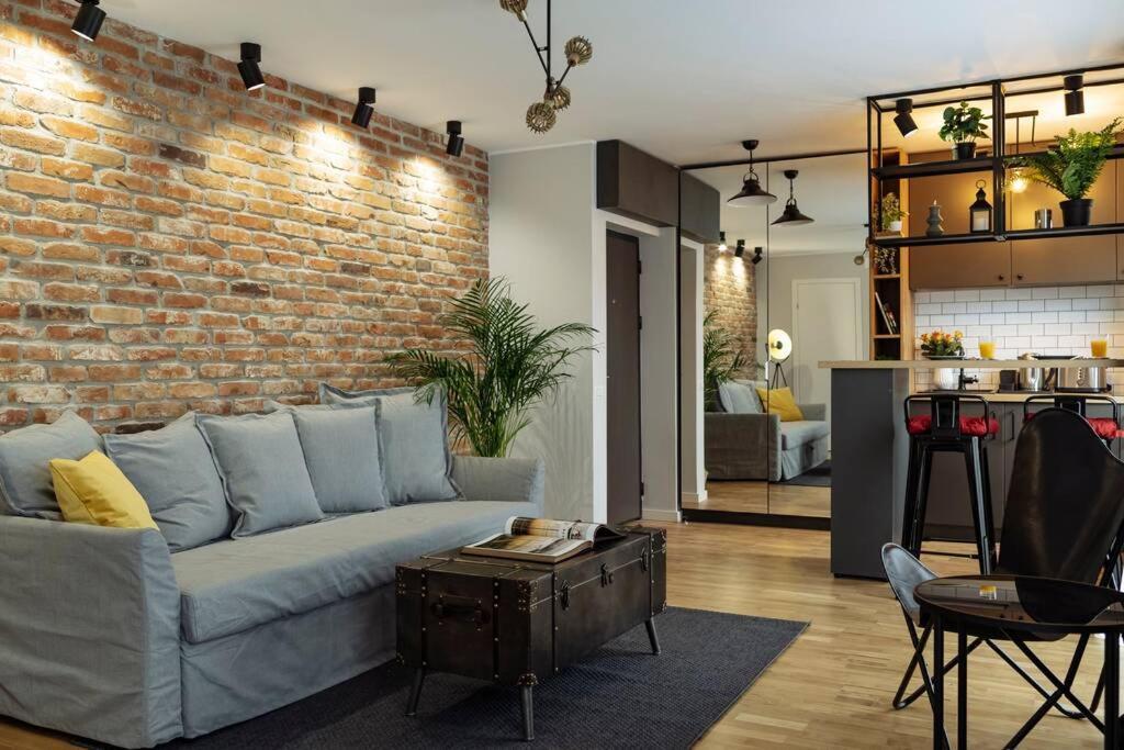 Amazing City View - Terrace+Netflix - City Center บูคาเรสต์ ภายนอก รูปภาพ