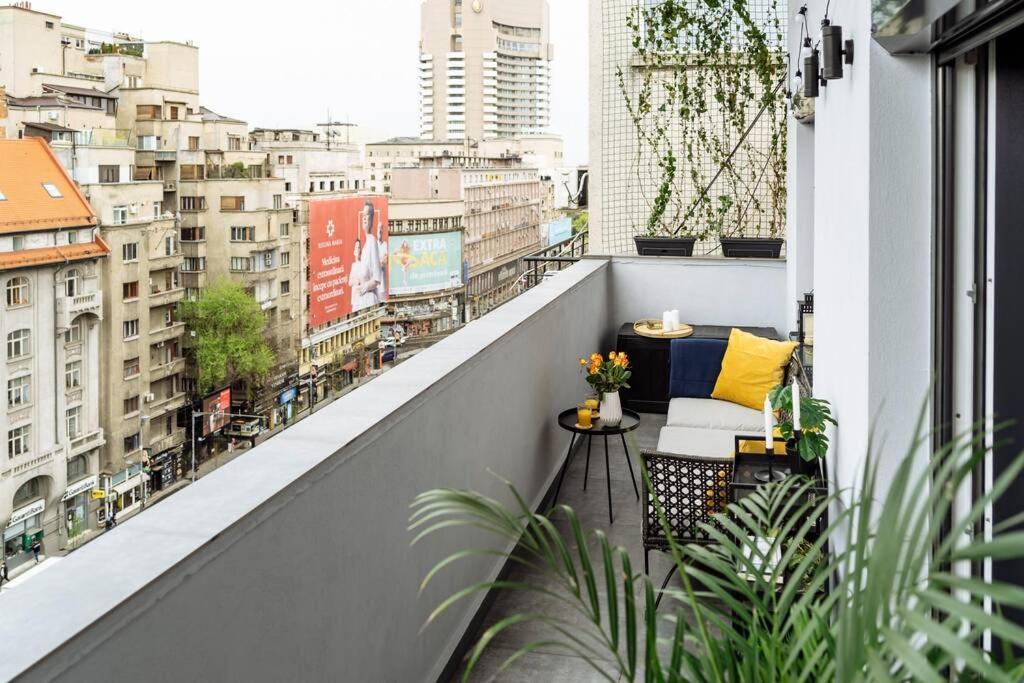 Amazing City View - Terrace+Netflix - City Center บูคาเรสต์ ภายนอก รูปภาพ
